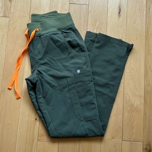 Figs XXS Yola regular length scrub pants in Moss